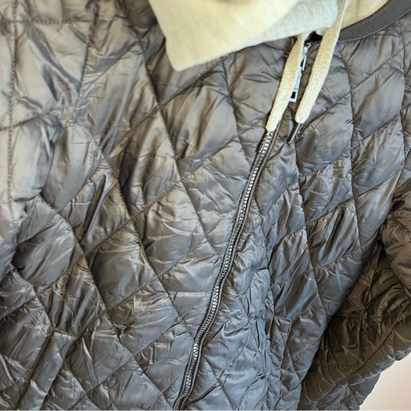 Lady’s MADDEN NYC Puffer - Picture 3 of 5